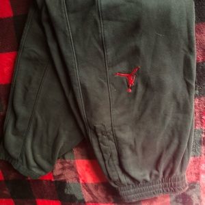 black jordan joggers